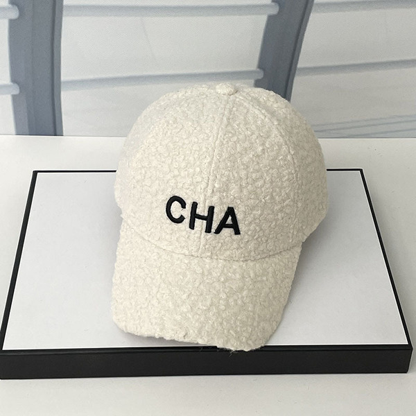 Brand velvet baseball cap for leisure