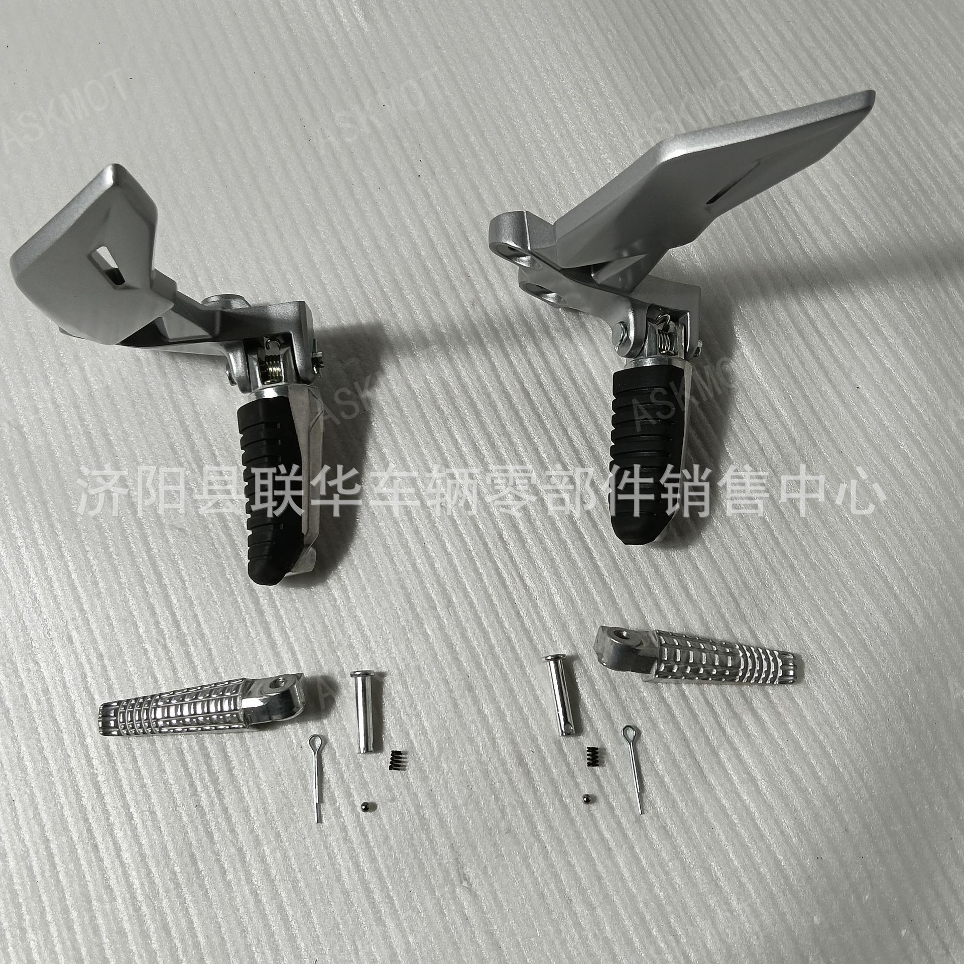 Suitable for Suzuki Gixxer 150 Motorcycle Front and Rear Left and Right Footrests, Foot Pedals, Complete Set of Accessories