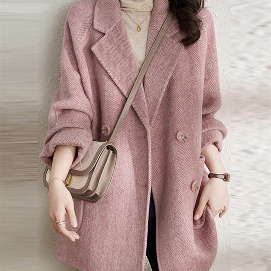In Stock 2024 New Autumn and Winter Pink Woolen Outwear for Women Small Mid-Length Korean Style Woolen Outwear with Casual Elegant