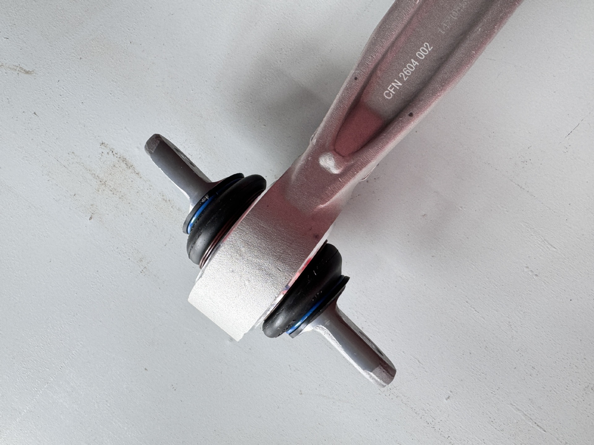 Suitable for Tesla Model S Model X rear lower swing arm left and right suspension control arm 1420452-00-E