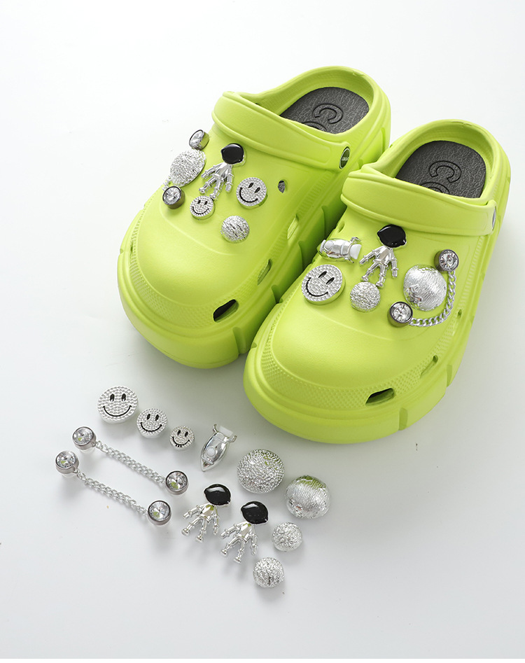 Diy Silver Spaceman Alien Suit Removable Shoe Ornament Shoe Buckle Accessories display picture 2