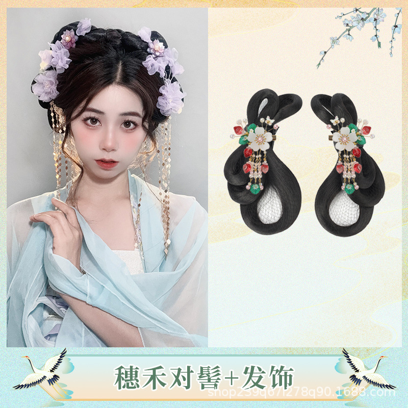 한 쌍의 딸기 헤어 액세서리