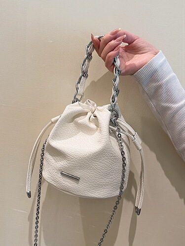 This year's popular niche design bags  new women's bags, Western style and versatile chain crossbody bag, super popular bucket bag