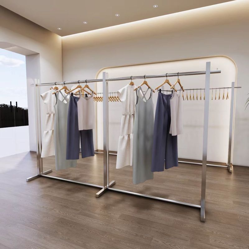 新商品のステンレス服店の展示棚が着地しました。|undefined