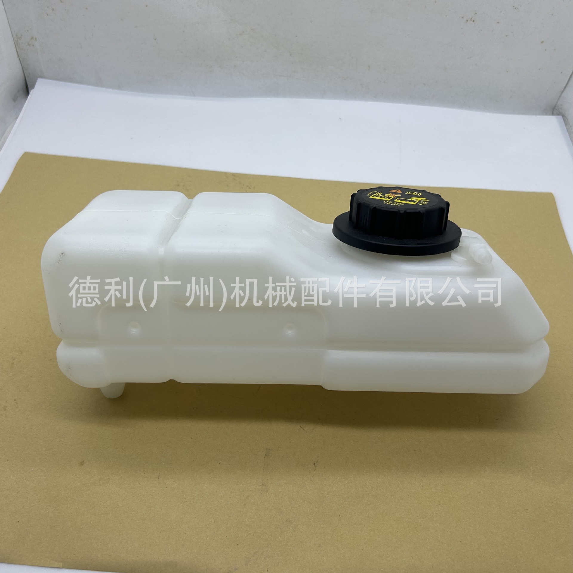 6736379 Bobcat Skid Steer Loader Coolant Auxiliary Water Tank S130 T140 Water Tank