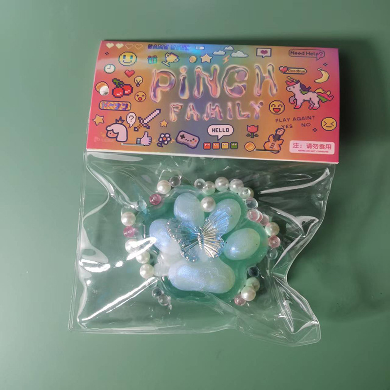 Cartoon marshmallow nube pellizco rojo en línea cremoso brillante cara nube suave amorosa creativa pellizco música de pellizco