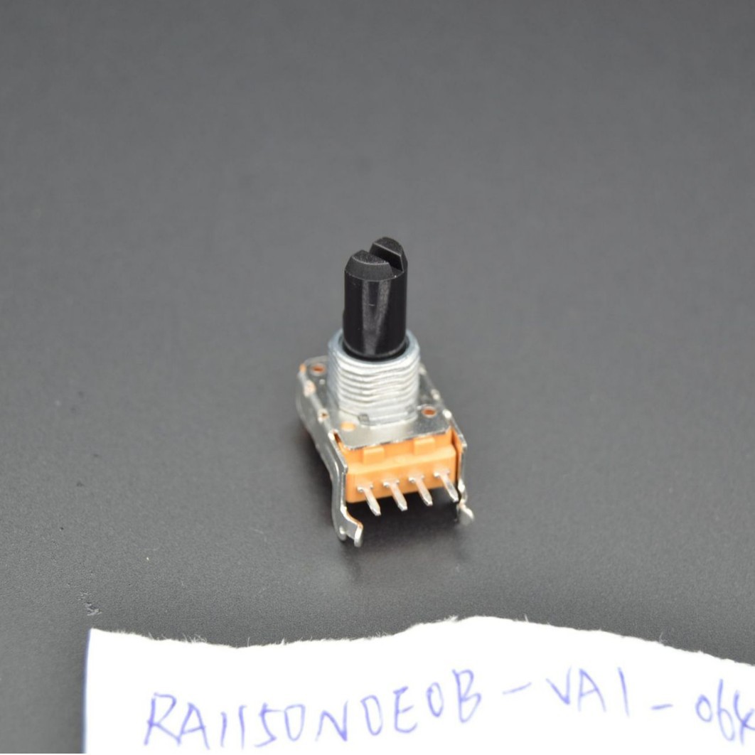 专业生产电位器  RA11四脚单联电位器  旋转式可调电位器