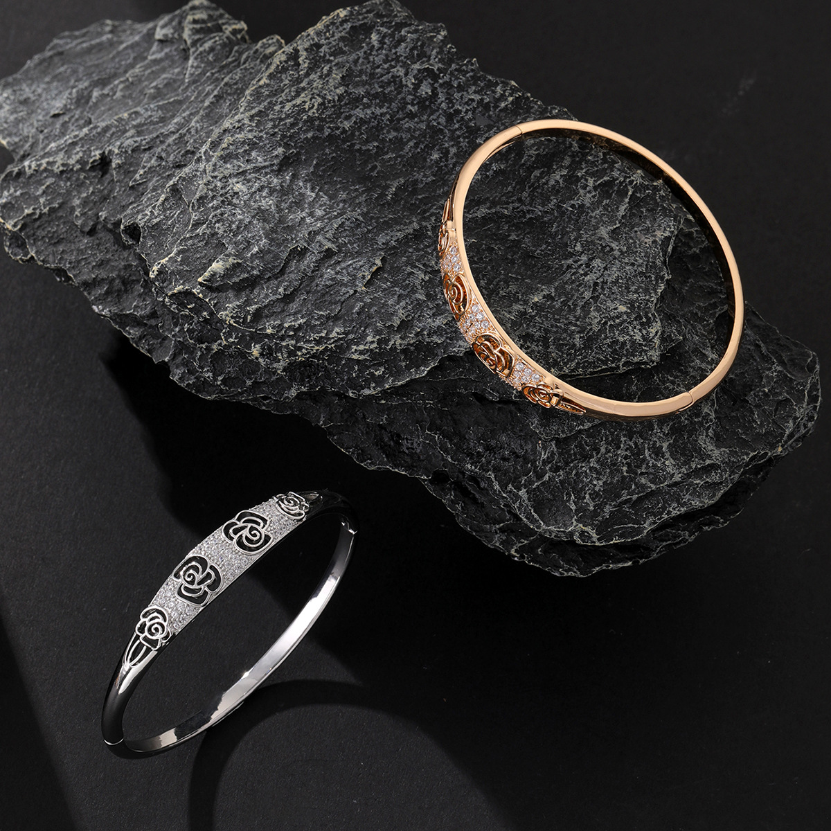 fashionable retro copper bracelet with zircon