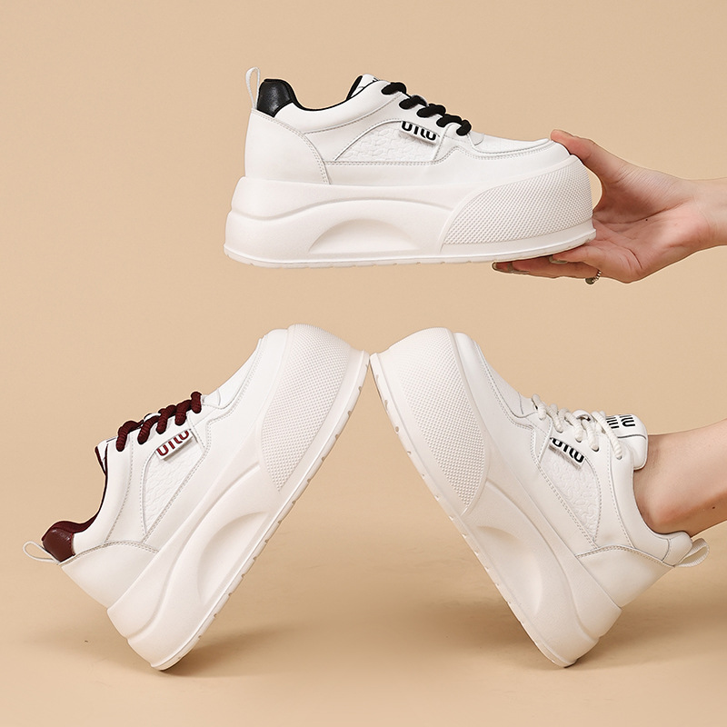 厚底增高小白鞋女款2025秋冬新款百搭透气板鞋圆头保暖运动休闲鞋