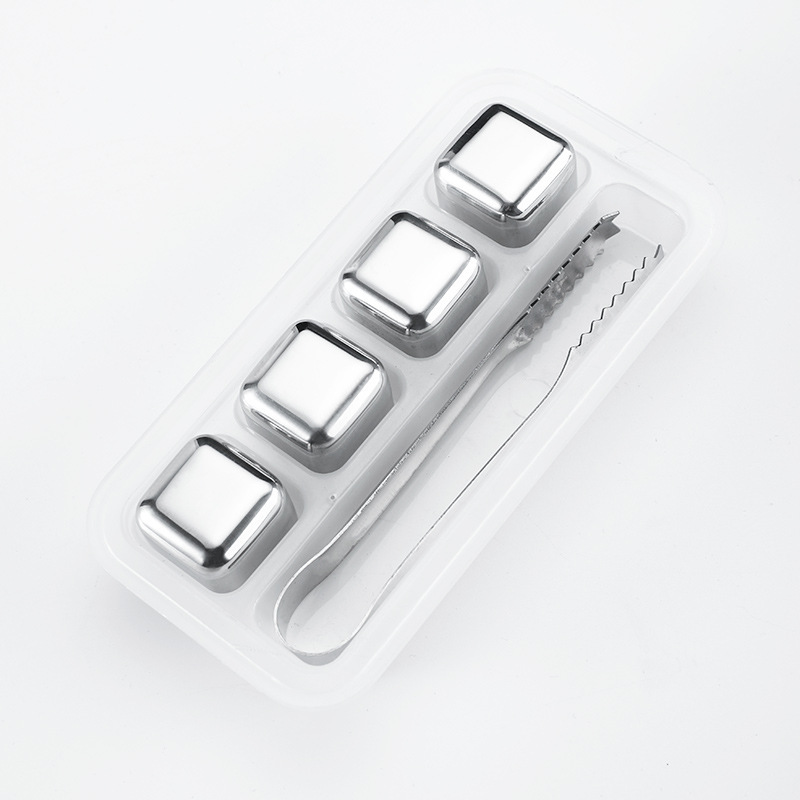 4 капсулы с зажимом для льда + устойчивая к низким температурам коробка