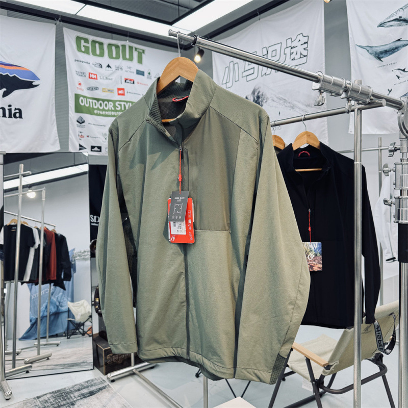 3D Cut Windproof, Breathable, Water-Repellent Men's Outdoor Breathing Circulation System Commuter Casual Jacket Softshell Jacket 3D Cut Windproof, Breathable, Water-Repellent Men's Outdoor Breathing Circulation System Commuter Casual Jacket Softshell Jacket