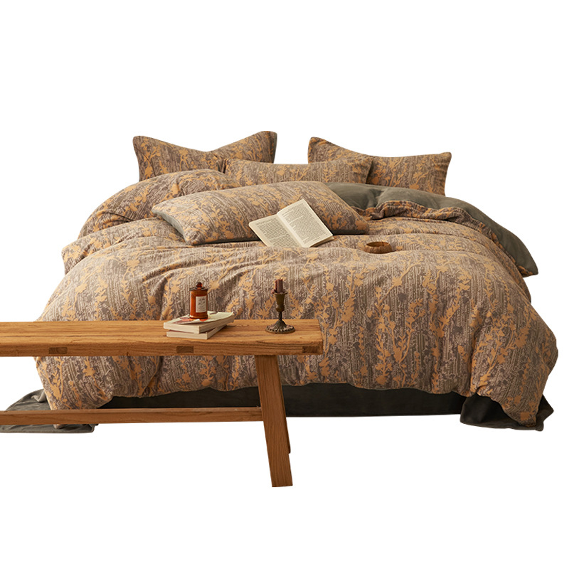 Francés clase A lujo ligero tallado seda de leche de cuatro piezas de invierno doble edredón de seda seda de coral sábanas de seda de tres piezas 4