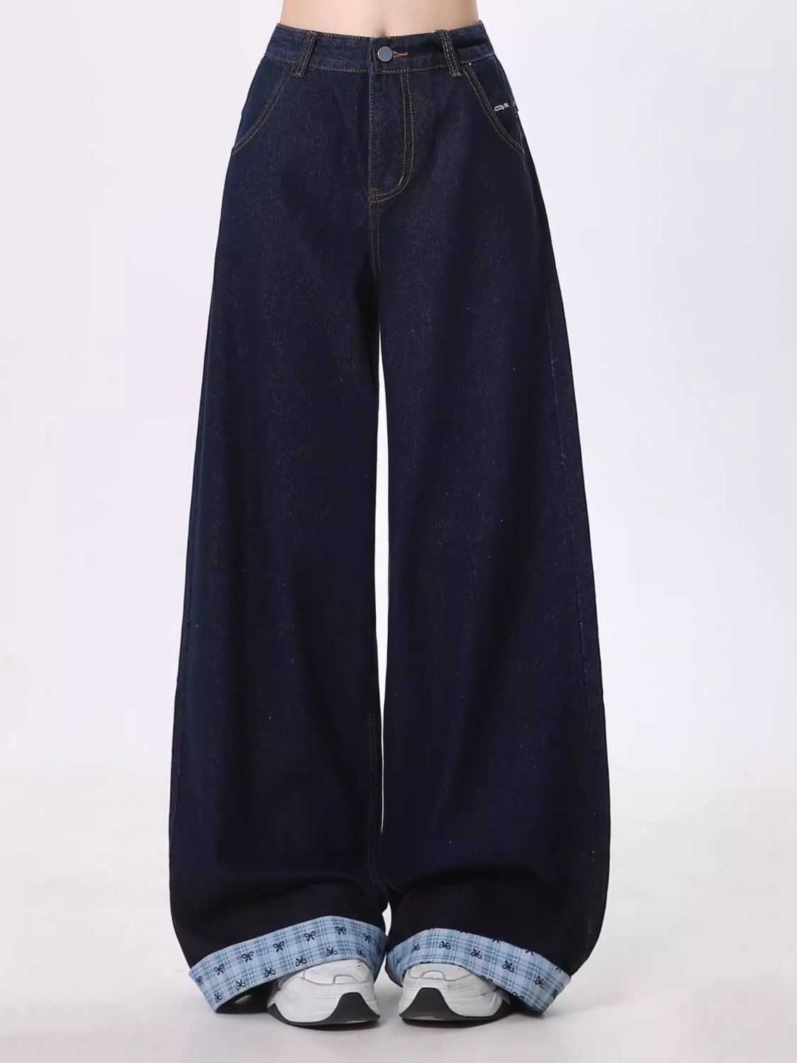 Completo pantalone donna polo ricamata e jeans gamba larga_voghion.com