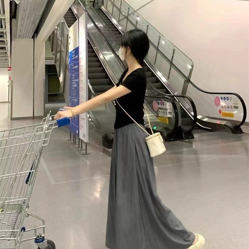 Французская трикотажная рубашка с короткими рукавами + юбка длиной до колена с высокой талией для женщин, летний костюм с широкой юбкой в ​​ленивом стиле