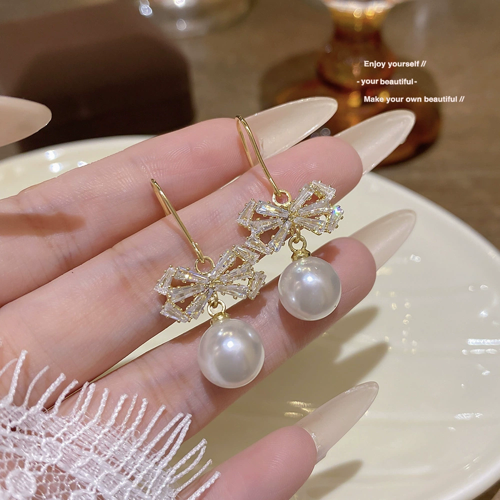 Серебряные серьги 925 пробы, жемчужные вставки, легкая роскошь европейский стиль, легкие
