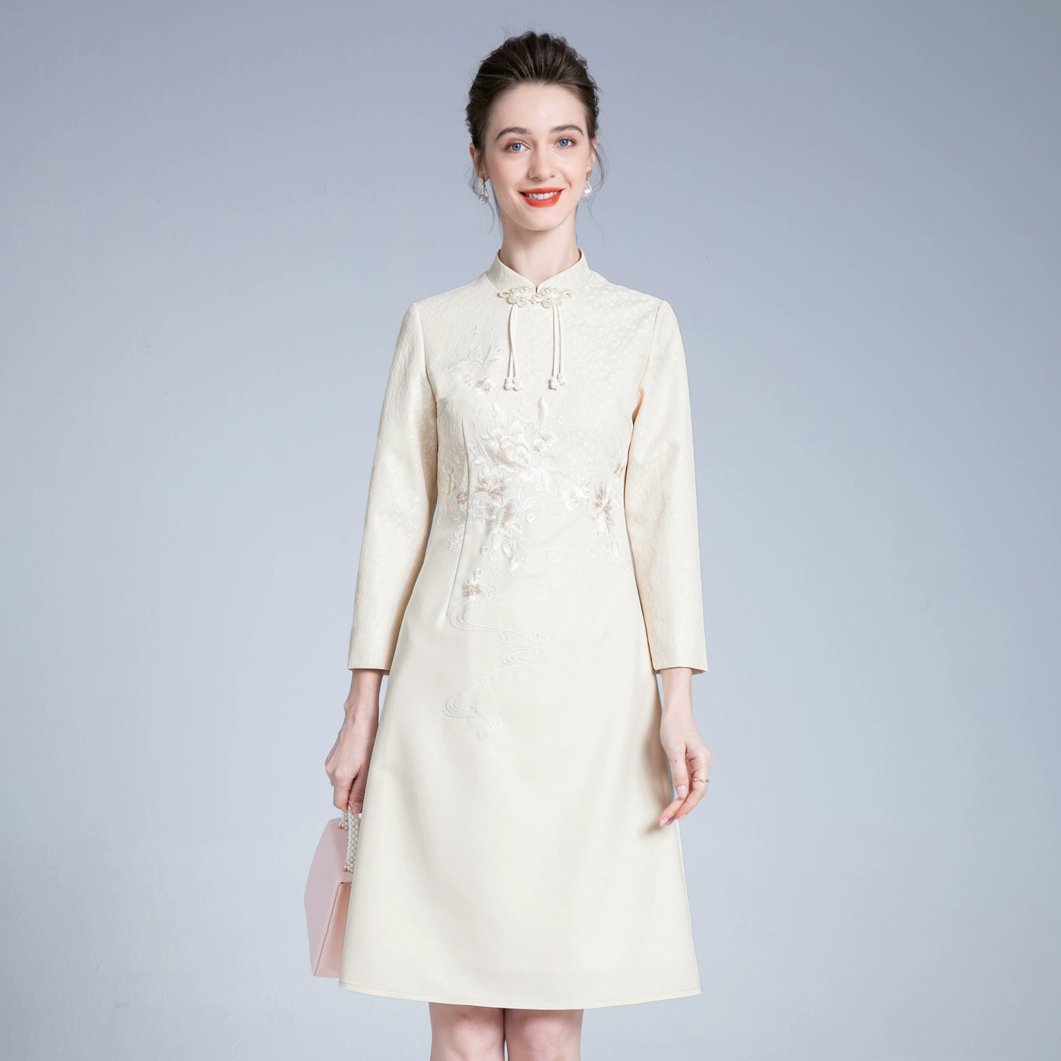 Шэньчжэнь высокого класса банкет среднего и пожилого возраста платье Женщины осень и зима Новый темперамент молодая мать-в-зятя одежда поколение волос