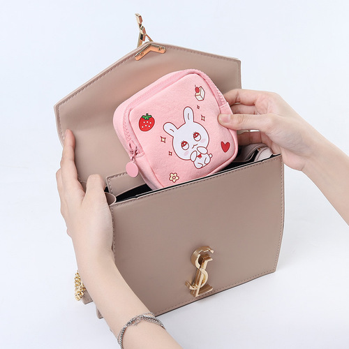 Sanitary napkin storage bag cotton napkin bag portable sanitary napkin pad storage bag portable clutch bag wholesale