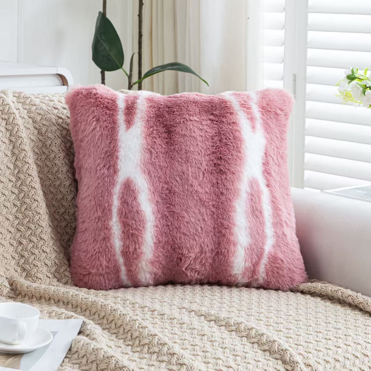 2025 New Popular Faux Rabbit Fur Plush Pillow Cushion Square Pillow Cross-Border Wholesale Dropshipping Manufacturer