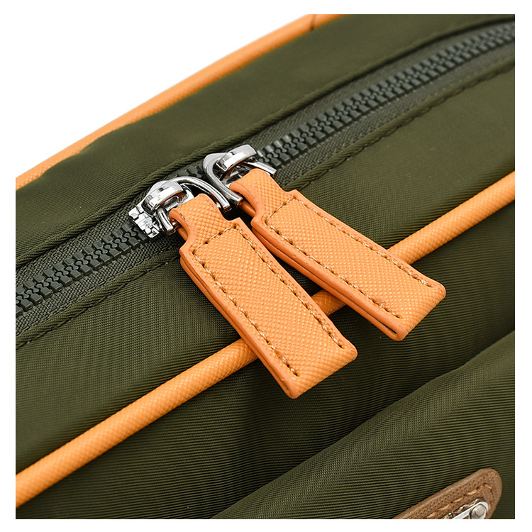 Bolso de mensajero del mismo estilo para hombres y mujeres de renombre Bolso de cámara de nylon de la casa P mediano Bolso de mensajero de un solo hombro tres en uno sentido avanzado