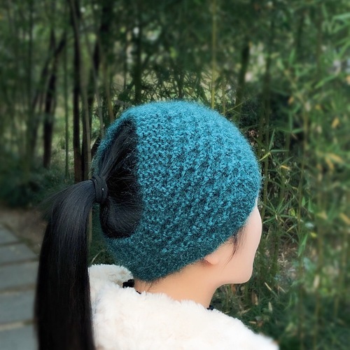 Women's Autumn/Winter Warm Knit Headband with Squirrel Fleece Hair Accessory, Soft Wool Thread Ear Protection, White Hair Hat, Knitted Cap