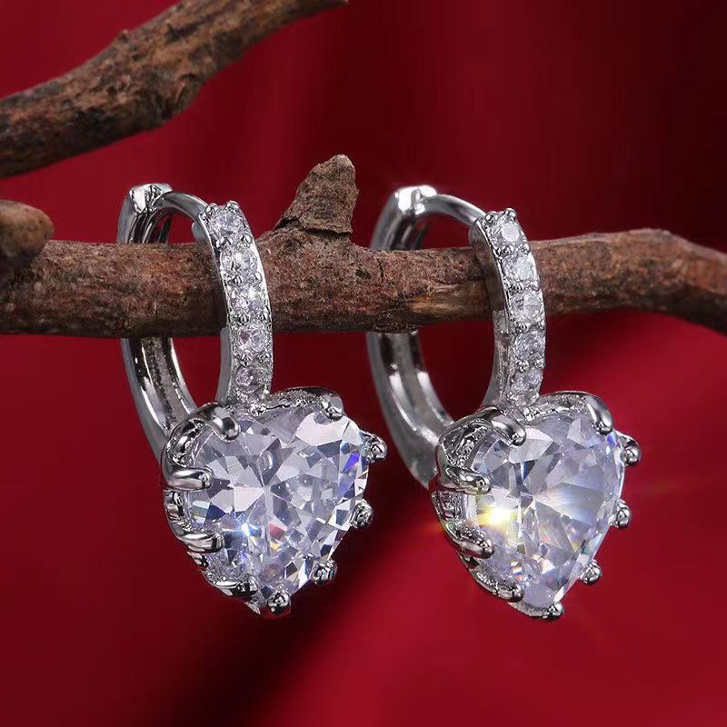 earrings heart shaped with zircon heart-shaped