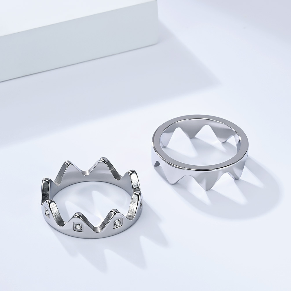 Bague couronne en acier titane avec diamants design créatif_voghion.com