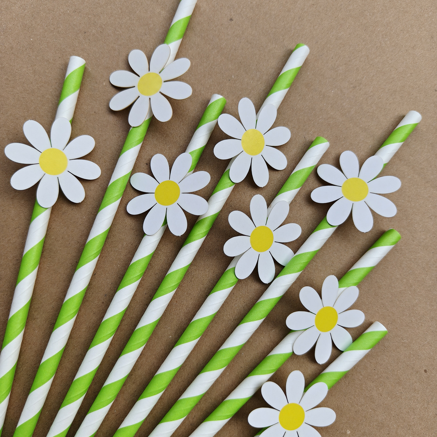 Daisy Sun Flower Cartoon creativo desechable postre decoración del Partido de paja Tarjeta de celebridad en línea de paja de papel