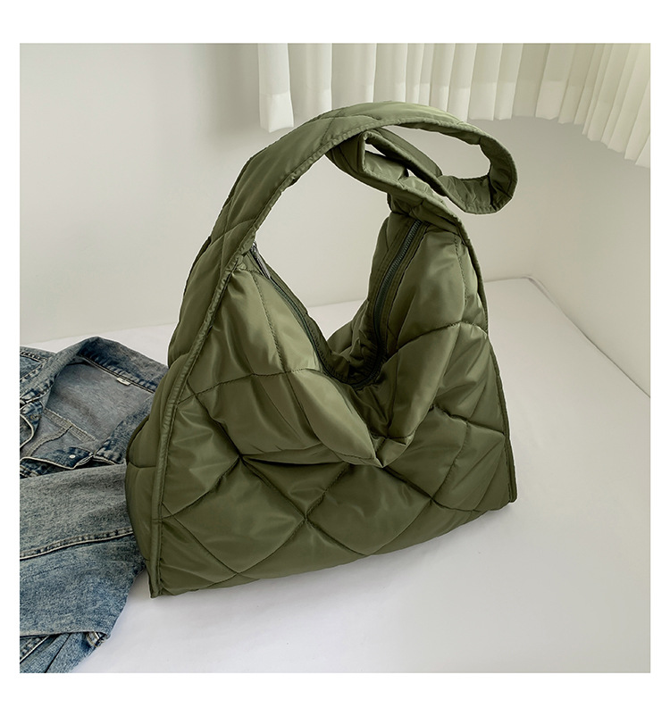 Women's Large Pu Leather Solid Color Lingge Streetwear Square Zipper Shoulder Bag display picture 23