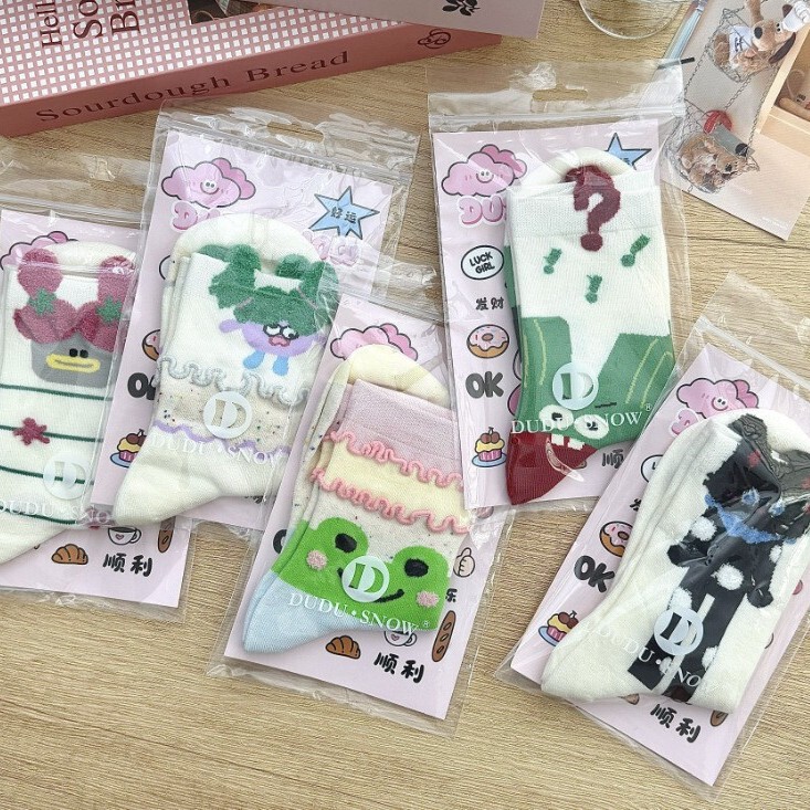 New Women's Socks with Slight Compression, Cartoon Mid-Calf Socks with Bear and Dog Fabric Tags, Versatile Student Socks, Dudu Collection New Women's Socks with Slight Compression, Cartoon Mid-Calf Socks with Bear and Dog Fabric Tags, Versatile Student Socks, Dudu Collection