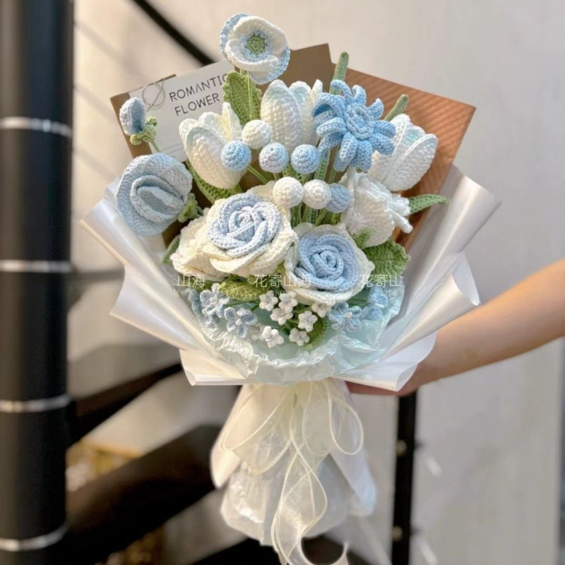 完成した誕生日の女の子の親友の手編みの花束、ニットウール、実用的な卒業ギフト、古いかぎ針編みの花束|undefined