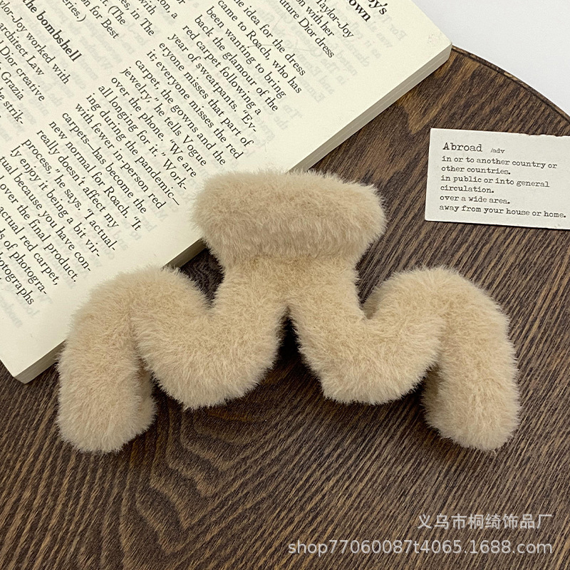 Gran clip de tiburón para el cabello, agarre fuerte, estilo simple y elegante, accesorio trasero para mujeres, proveedor directo de Yiwu