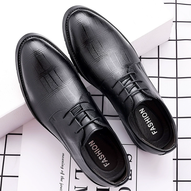 Новые мужские туфли из натуральной кожи 2025 года, деловые повседневные туфли для молодых мужчин на мягкой подошве, модные туфли на шнуровке, тисненые туфли для свиданий и вождения