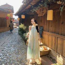 法式温柔风不规则挂脖连衣裙女夏日绝美公主裙海边度假网纱长裙子