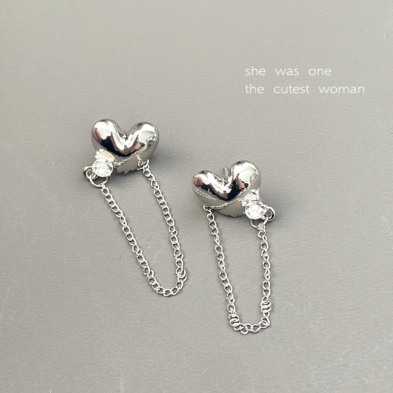 Elegant long sophisticated earrings with tassels with zircon