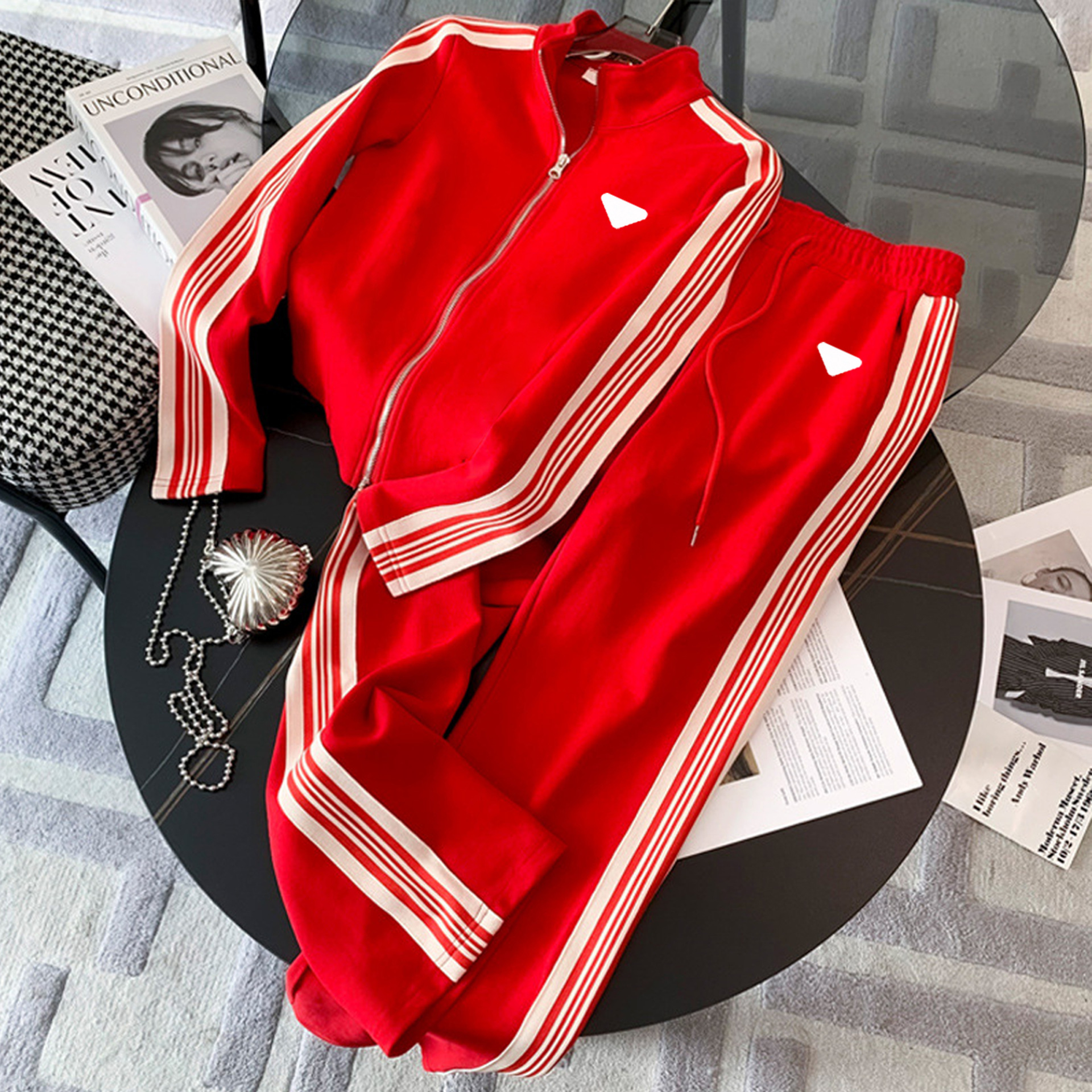 ng2510292 Cross-border Sports Leisure Women's Set: Silicone Triangle White Printed Sweatshirt And Wide-leg Pants, Popular_ecoleips.com