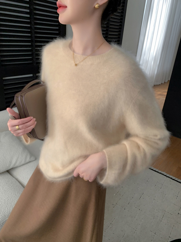 2025 Autumn and Winter Loose Lazy Style Brushed Round Neck Cashmere Sweater Women's Thickened Brushed Wool Sweater Warm Knitted Sweater