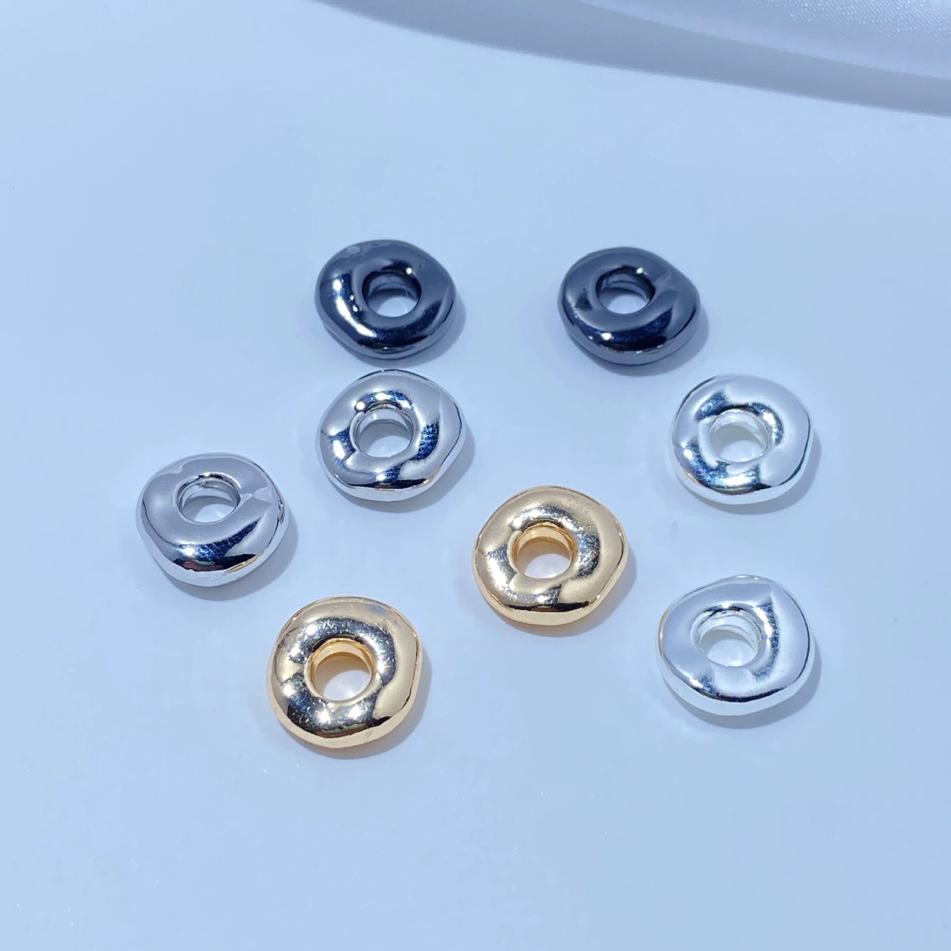 Color-Preserving 316 Titanium Steel Mirror Surface Ripple Separator Vacuum Electroplated 14K Gold Irregular Bread-Shaped Ring Spacer Bead