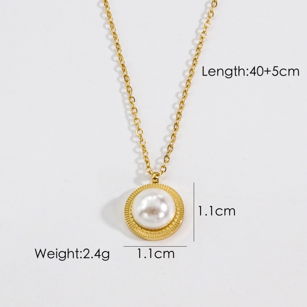 Casual Simple Style Round Letter Heart Shape Titanium Steel Plating Inlay Pearl Shell Zircon Pendant Necklace display picture 4