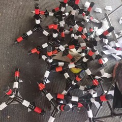 中実三角帯突き防止反射バリケード学校の入り口にある三角錐破胎器の嵐防止三角錐