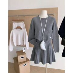早秋25新品简约针织外穿套装女纯色圆领套头遮肉毛衣百褶裙两件套