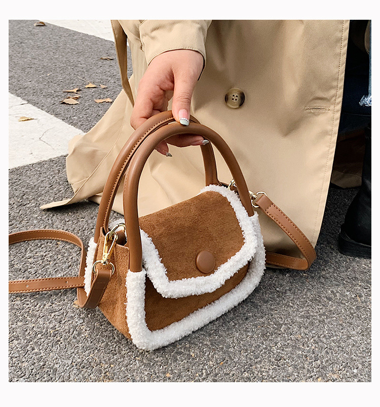 Fashion Plush Handbag Female Autumn And Winter 2021 New Trendy One-shoulder Messenger Bag display picture 8