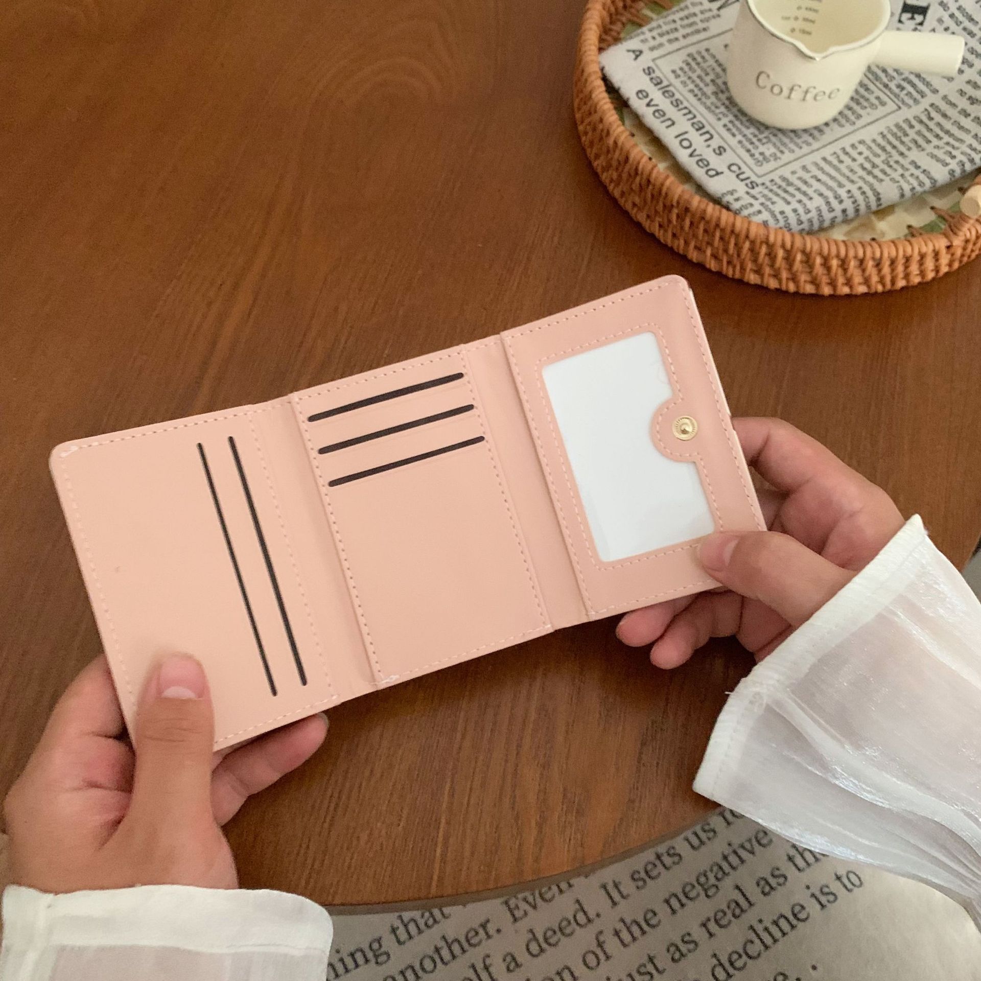 Estilo caliente transfronterizo nuevo estilo billetera corta para mujer al por mayor impresión japonesa billetera corta para mujer moda todo fósforo