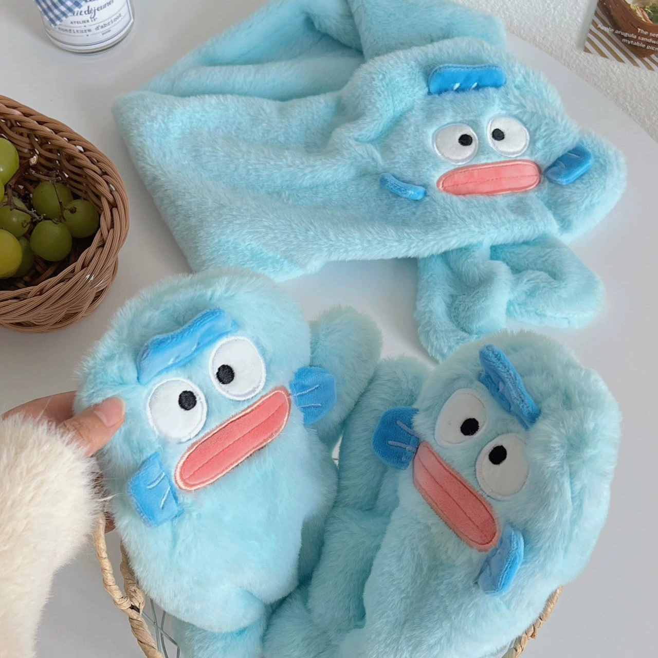 Cartoon scarf, gloves, brand keep warm set for elementary school students, increased thickness