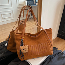 �����͹���Ƥ�q����Ů�ﶬ�r�и߼������ذ�������ͨ�چμ���