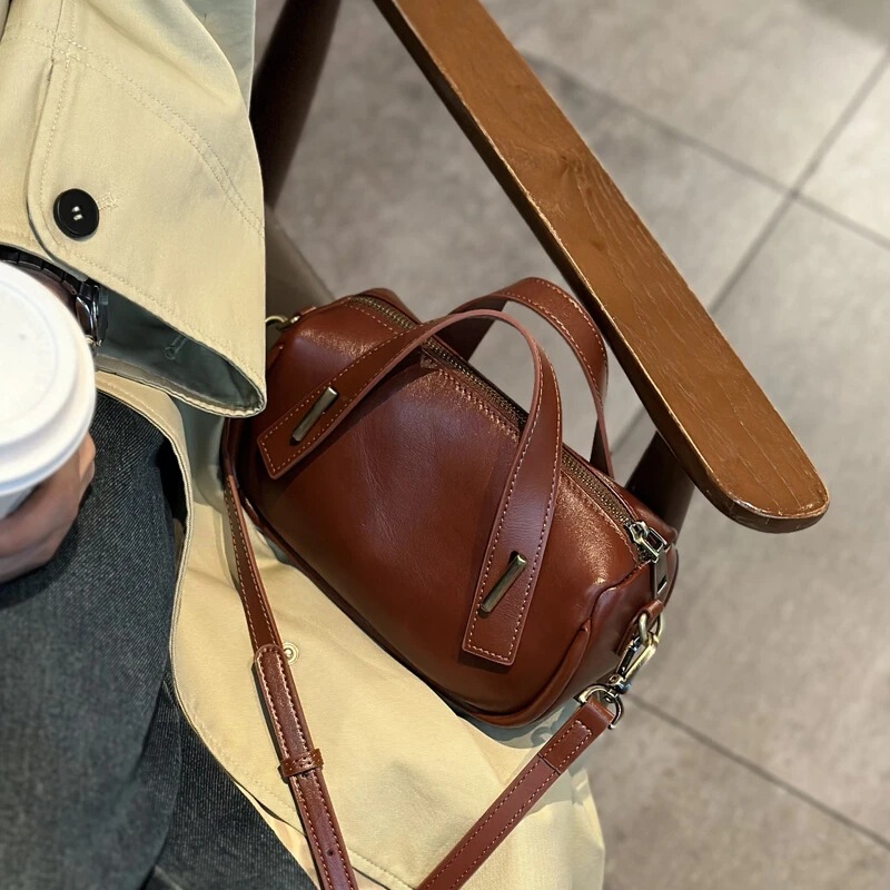 New First-Layer Cowhide Shoulder Bag, Retro Fashion Postman Crossbody Bag, High-End Doctor Bag Handbag New First-Layer Cowhide Shoulder Bag, Retro Fashion Postman Crossbody Bag, High-End Doctor Bag Handbag