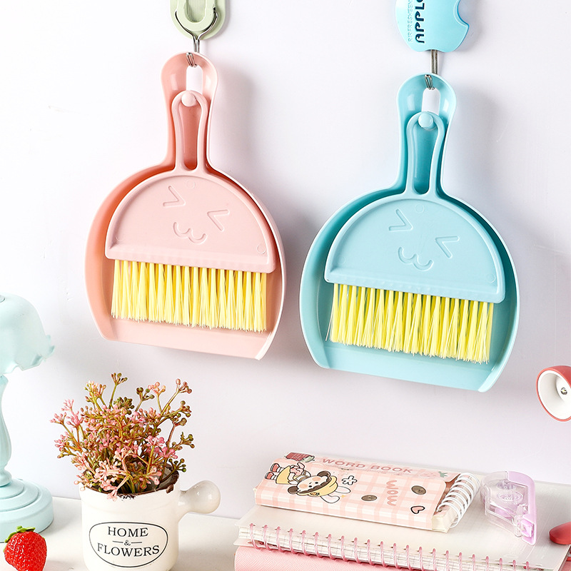 Desktop Broom Dustpan Set Creative Mini Keyboard Brush Cleaning Tool Non-stick Hair Magic Broom