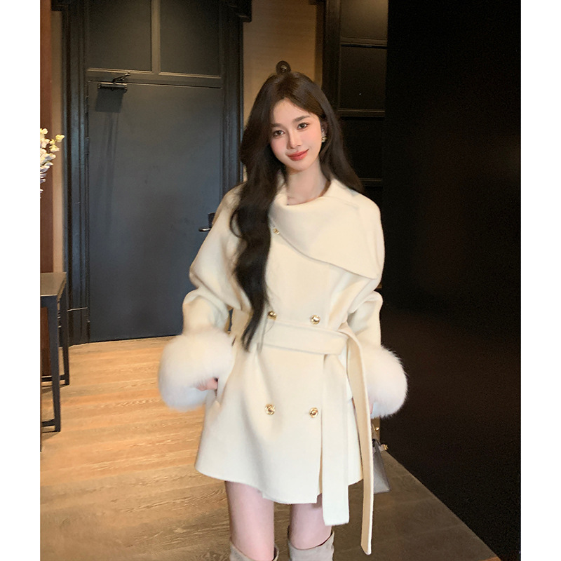 오프화이트/폭스 퍼 슬리브 버전