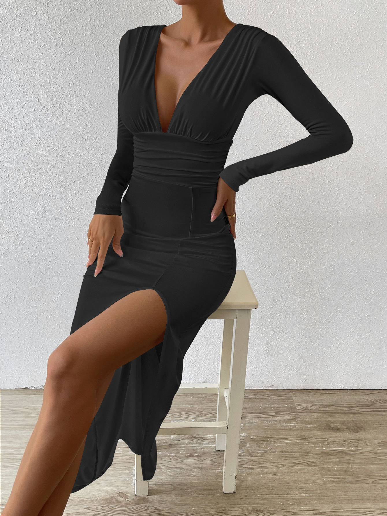 V-neck long sleeved dress image 5
