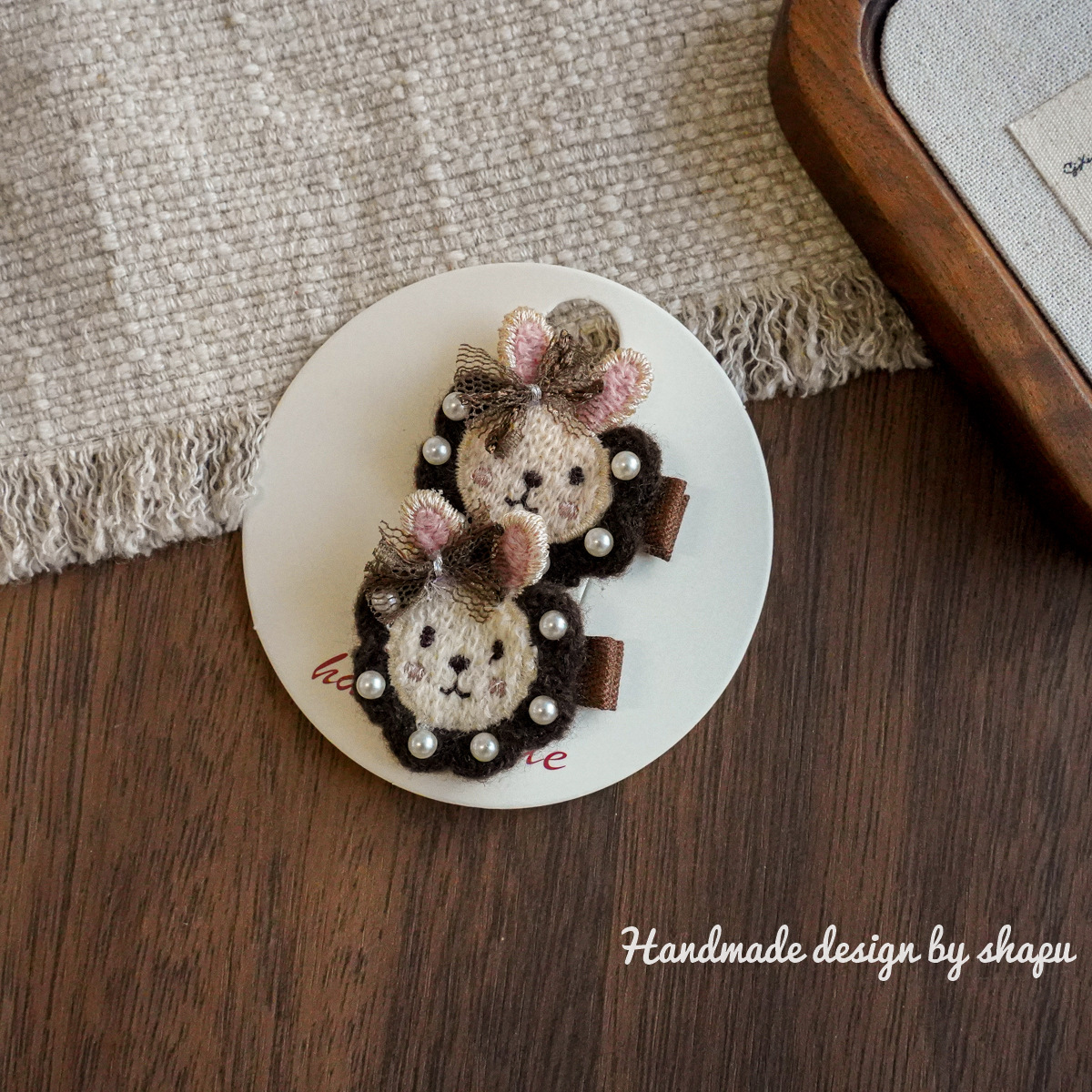 Lace pearl rabbit pair clip