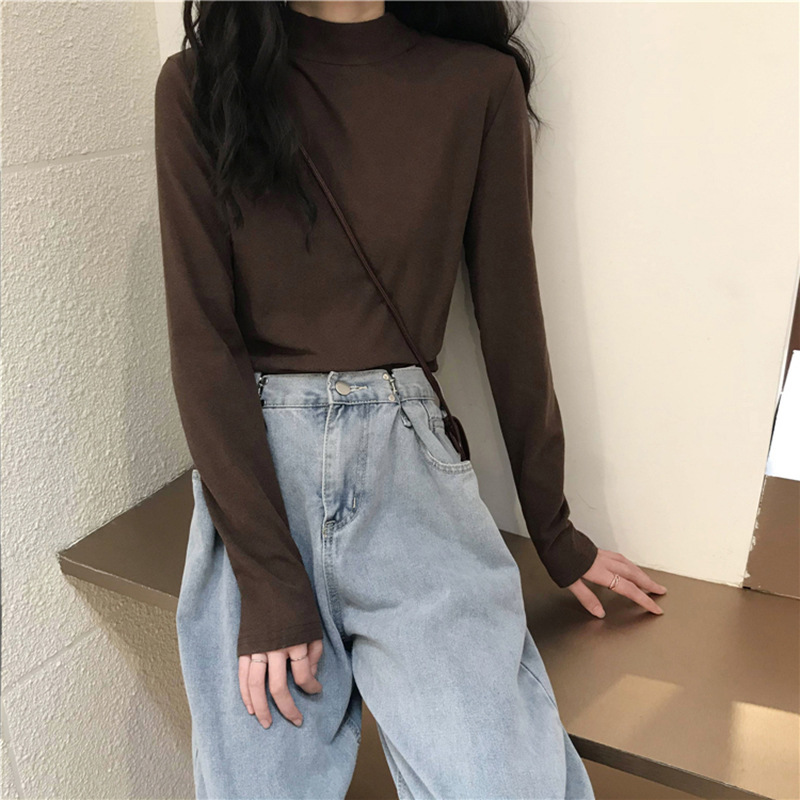 저먼 벨벳 하프 터틀넥 커피 컬러